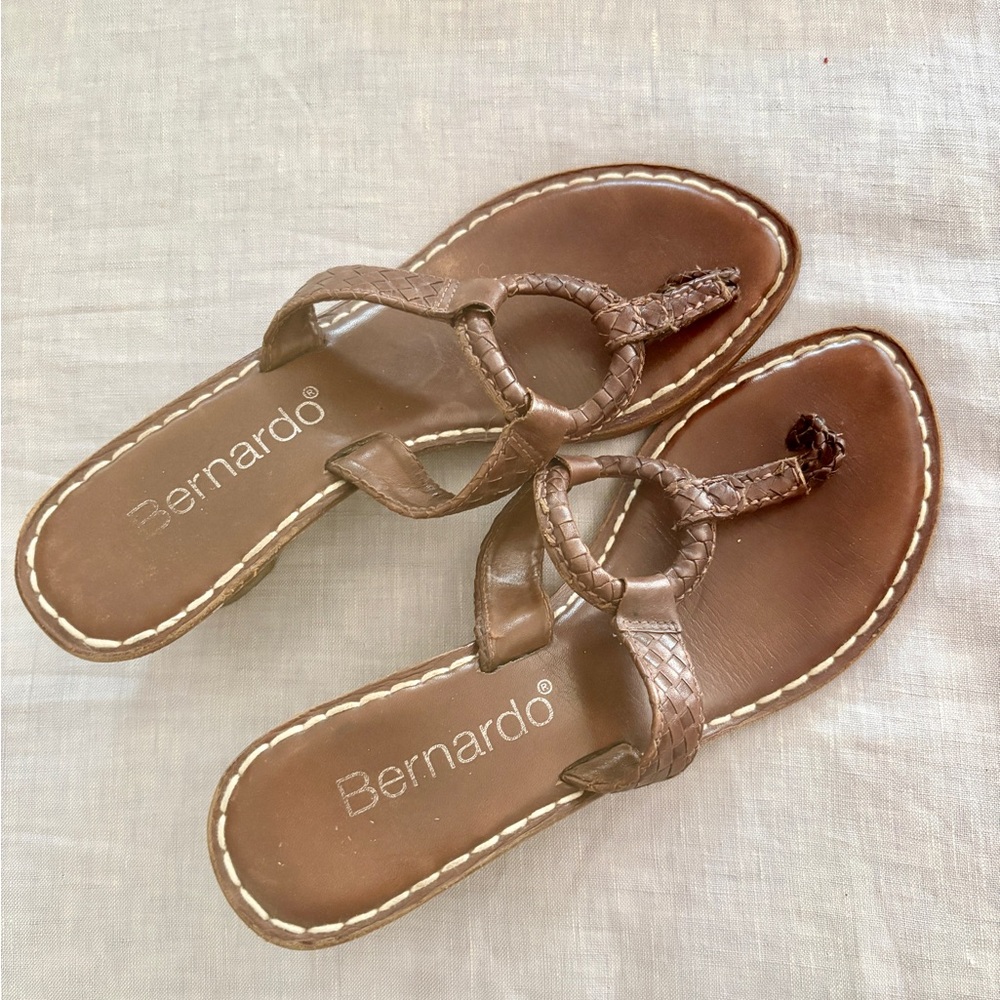 Bernardo Women's Tan Leather Sandals